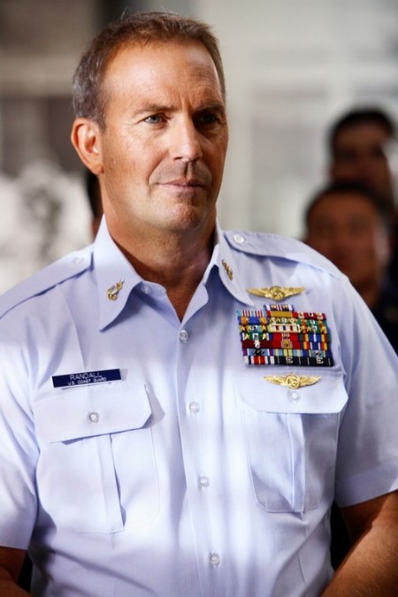 Still of Kevin Costner in The Guardian (2006)