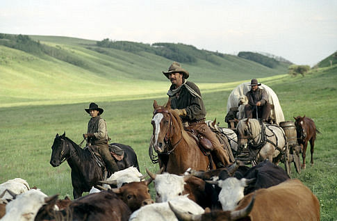 Still of Kevin Costner, Abraham Benrubi and Diego Luna in Open Range (2003)