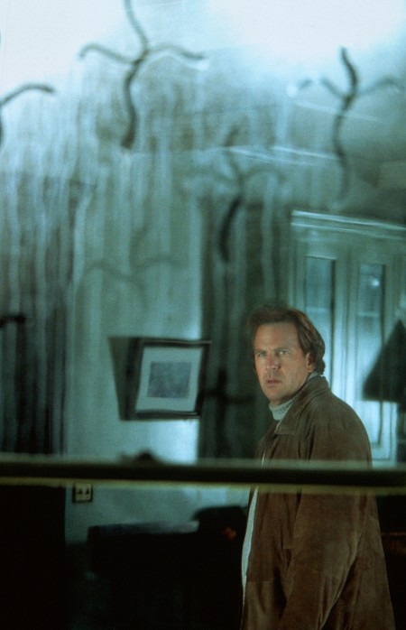 Still of Kevin Costner in Dragonfly (2002)