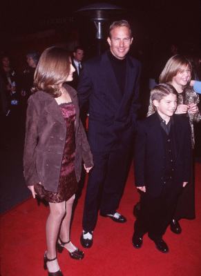 Kevin Costner, Annie Costner, Joe Costner and Lily Costner at event of The Postman (1997)