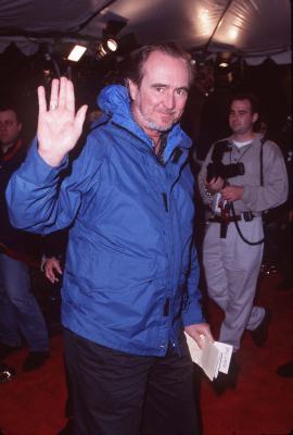 Wes Craven at event of An Alan Smithee Film: Burn Hollywood Burn (1997)