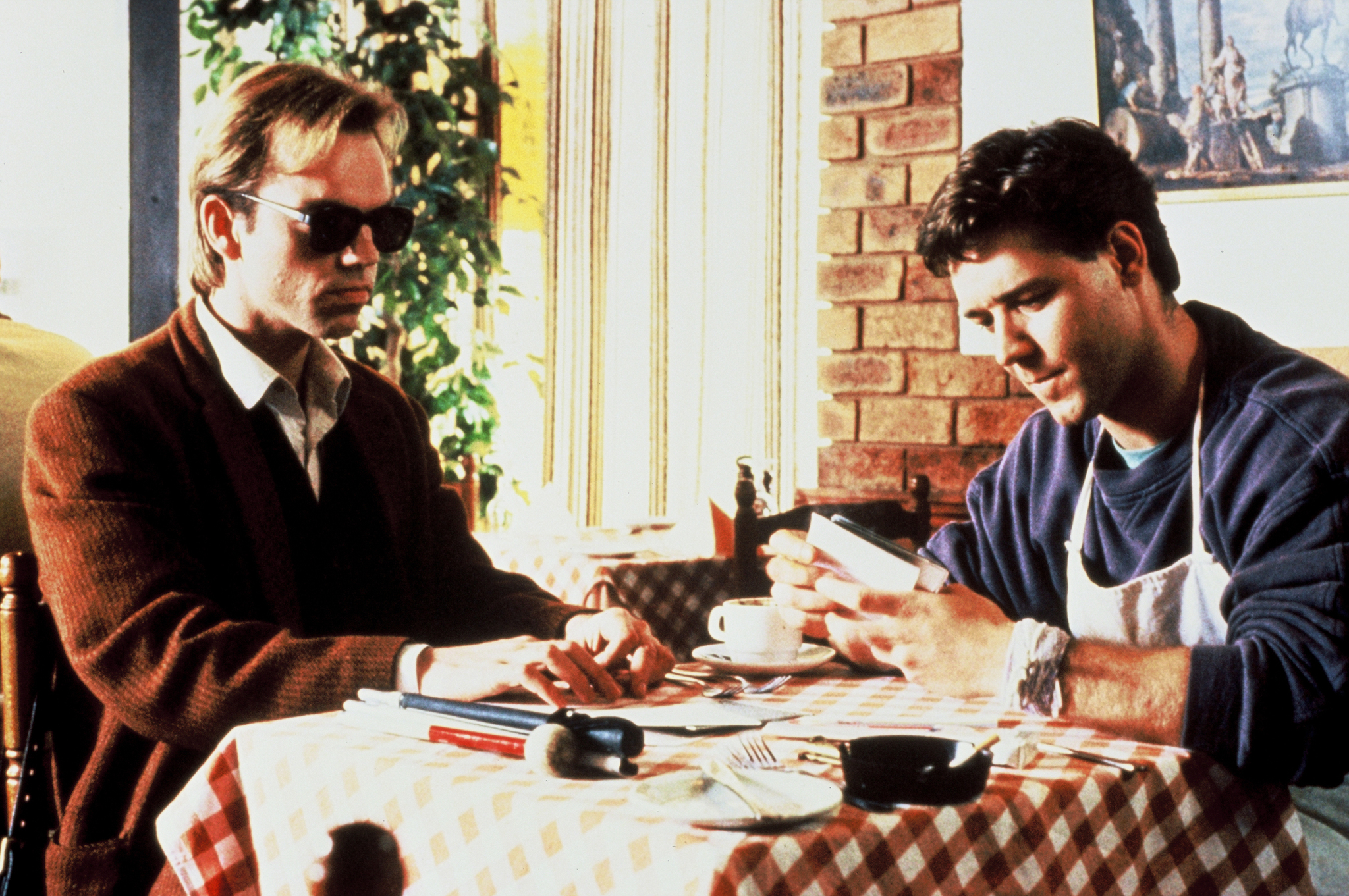 Still of Russell Crowe and Hugo Weaving in Proof (1991)