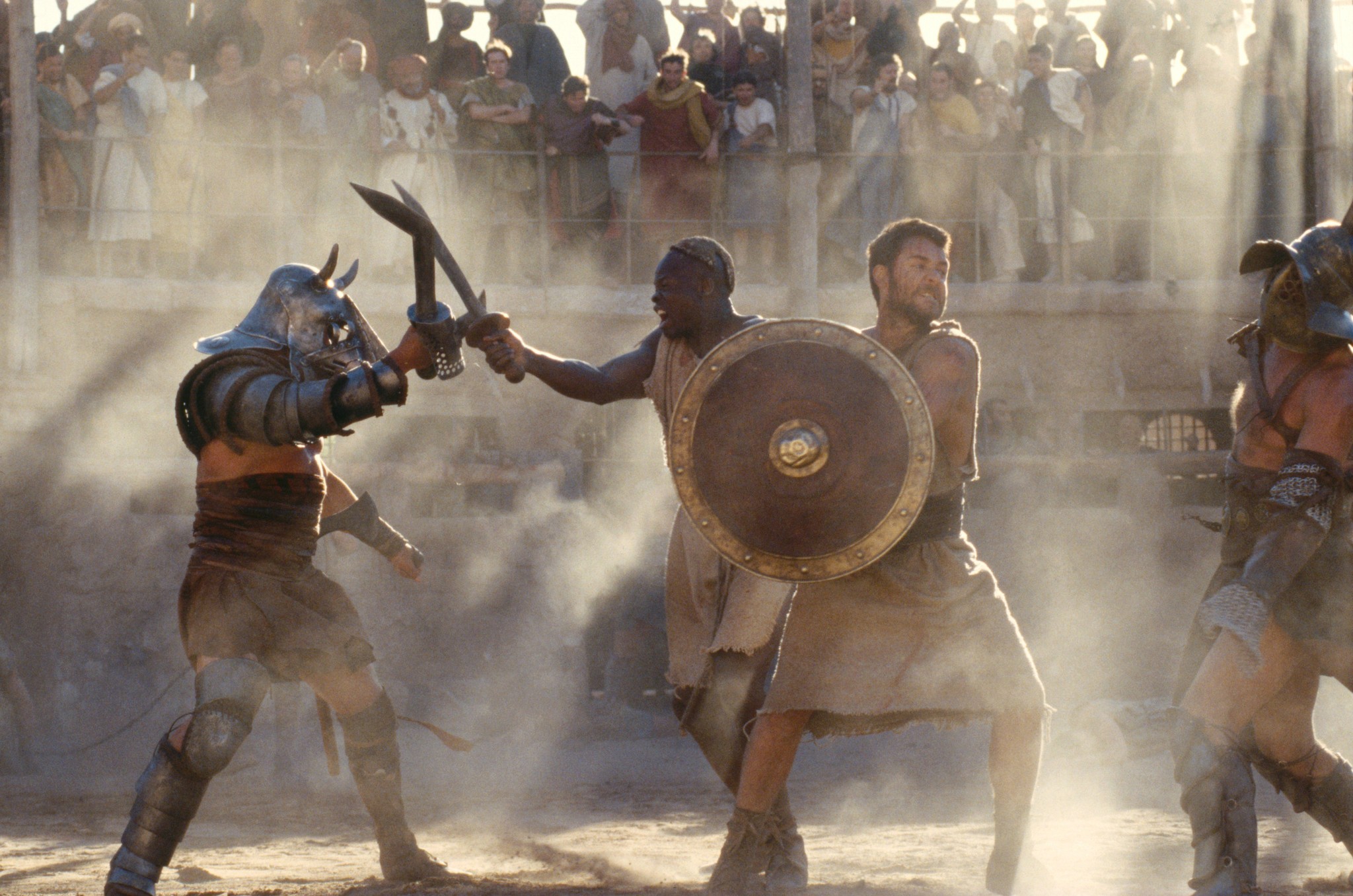 Still of Russell Crowe and Djimon Hounsou in Gladiatorius (2000)