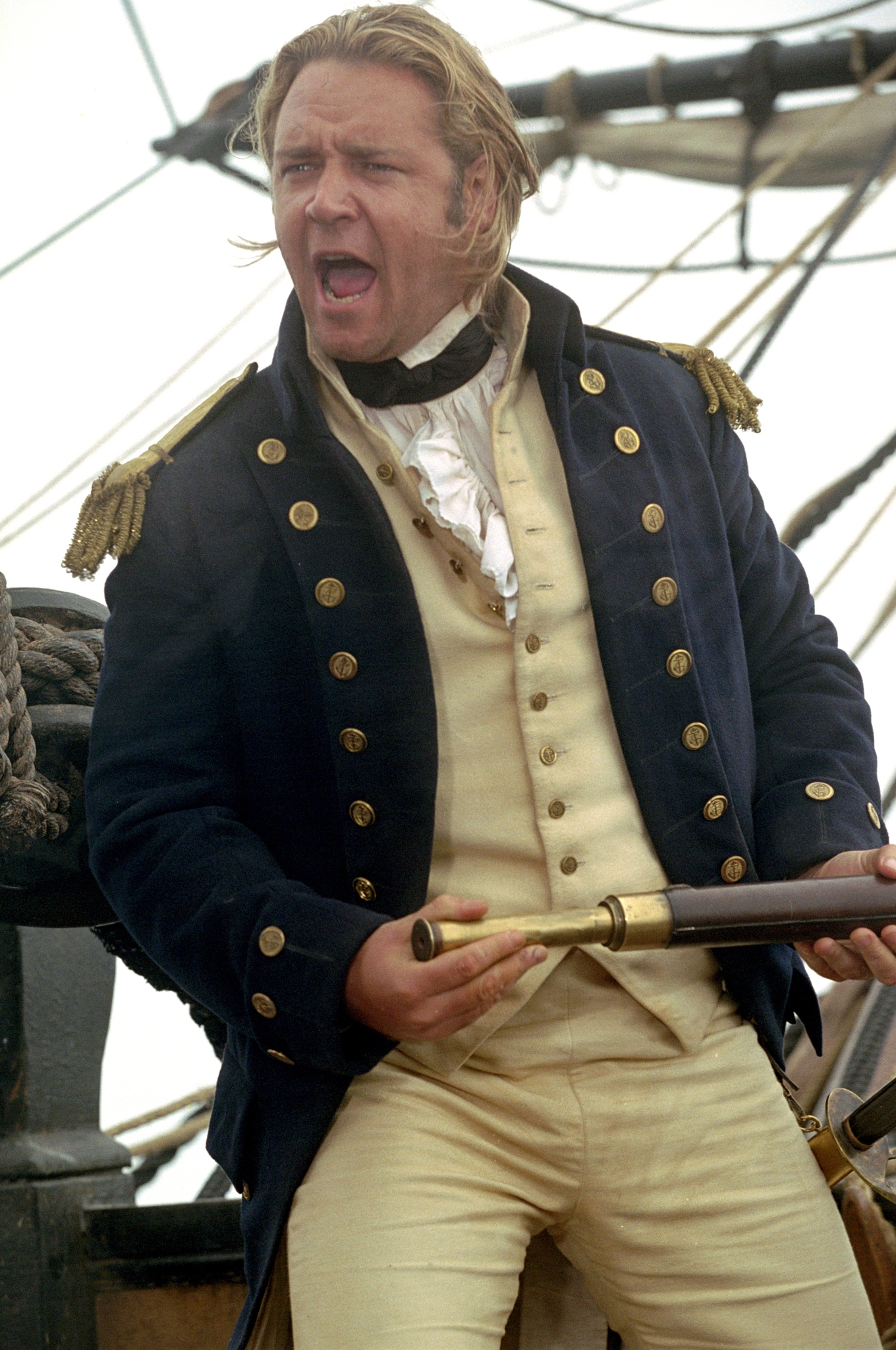 Still of Russell Crowe in Master and Commander: The Far Side of the World (2003)