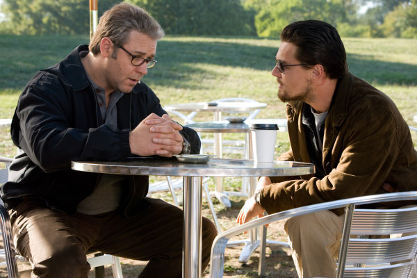 Still of Russell Crowe and Leonardo DiCaprio in Melo pinkles (2008)