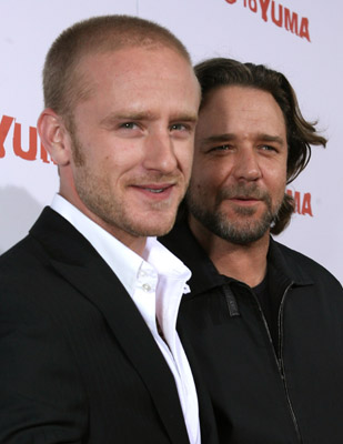 Russell Crowe and Ben Foster at event of Traukinys i Juma (2007)