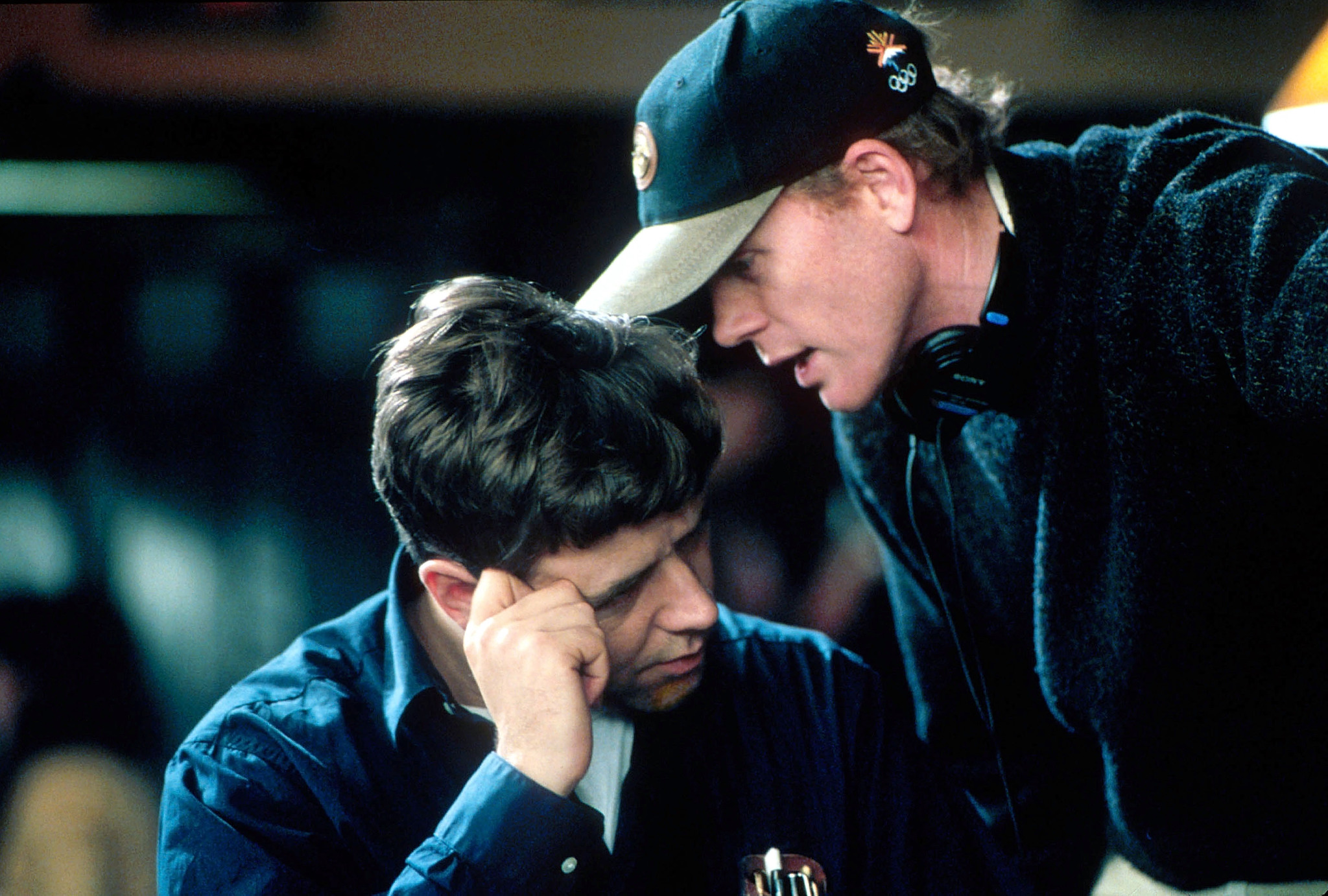 Russell Crowe and Ron Howard in Nuostabus protas (2001)