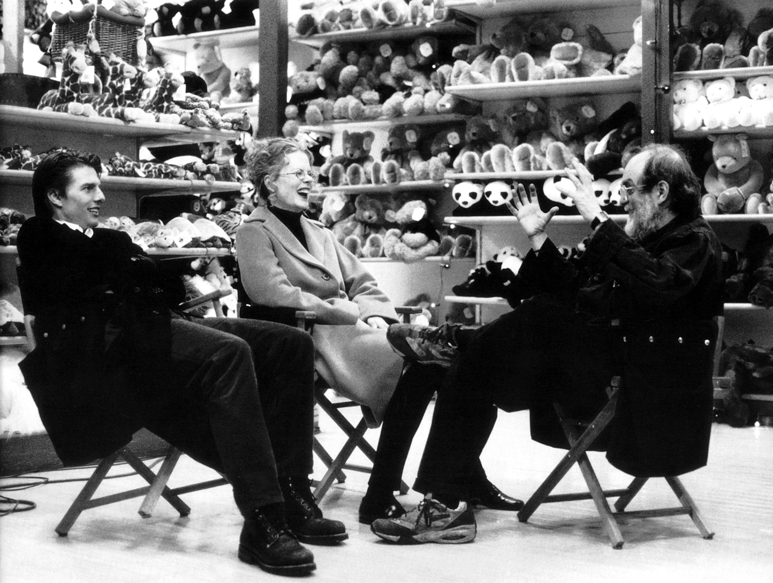 Still of Stanley Kubrick, Tom Cruise and Nicole Kidman in Eyes Wide Shut (1999)