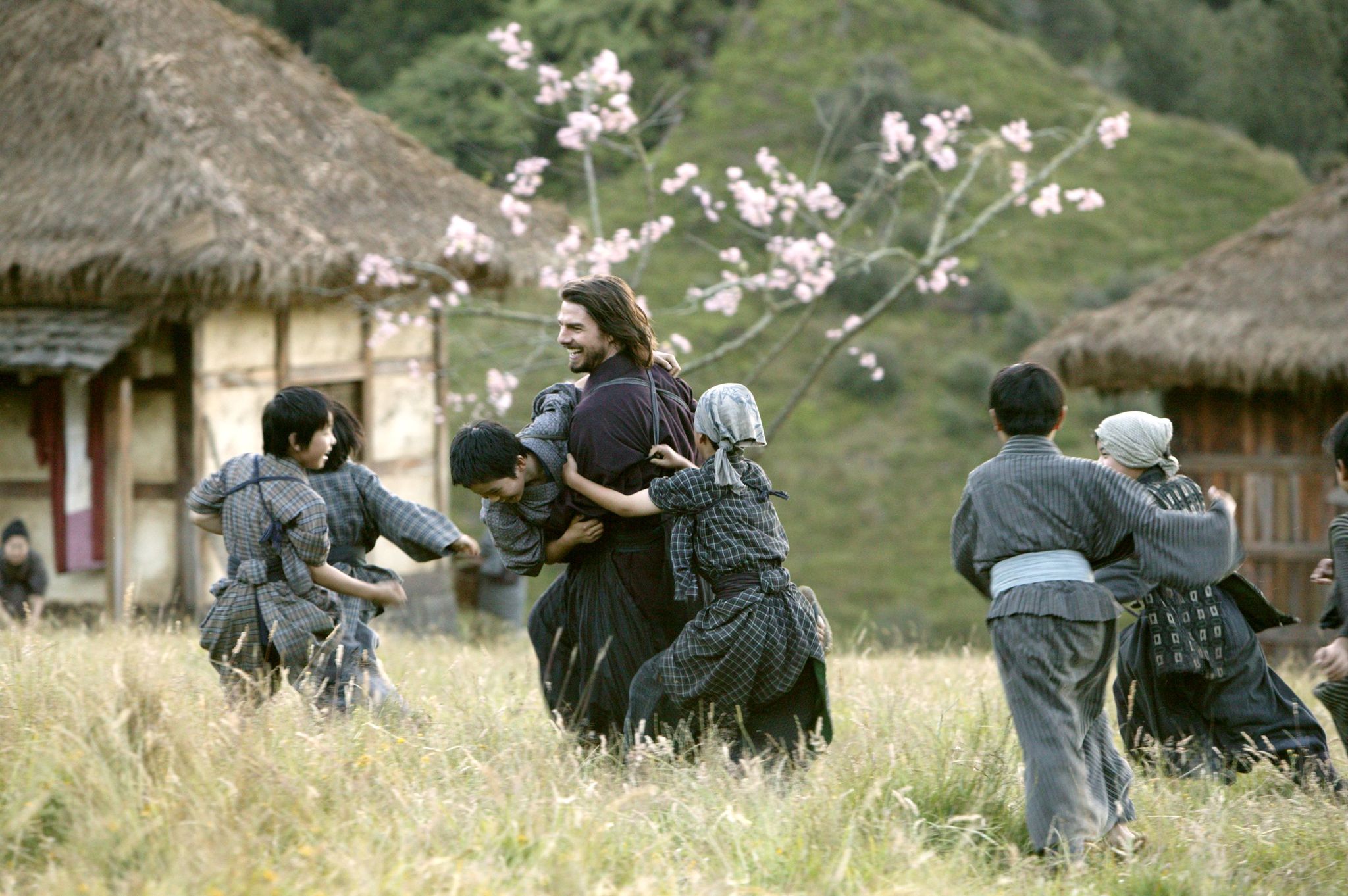 Still of Tom Cruise and Sôsuke Ikematsu in The Last Samurai (2003)