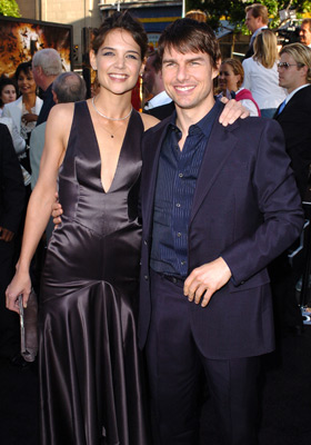 Tom Cruise and Katie Holmes at event of Betmenas: Pradzia (2005)