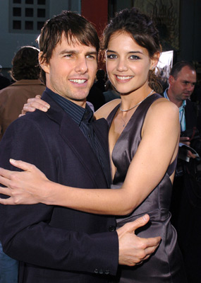 Tom Cruise and Katie Holmes at event of Betmenas: Pradzia (2005)