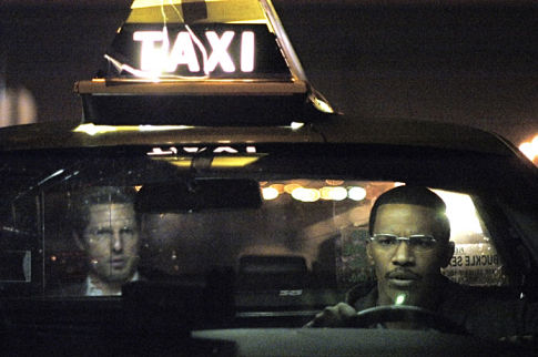 Still of Tom Cruise and Jamie Foxx in Nakties ikaitas (2004)