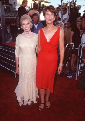 Jamie Lee Curtis and Janet Leigh at event of Halloween H20: 20 Years Later (1998)