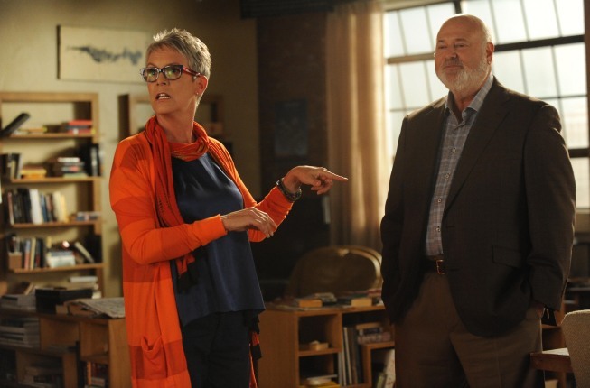 Still of Jamie Lee Curtis and Rob Reiner in New Girl (2011)