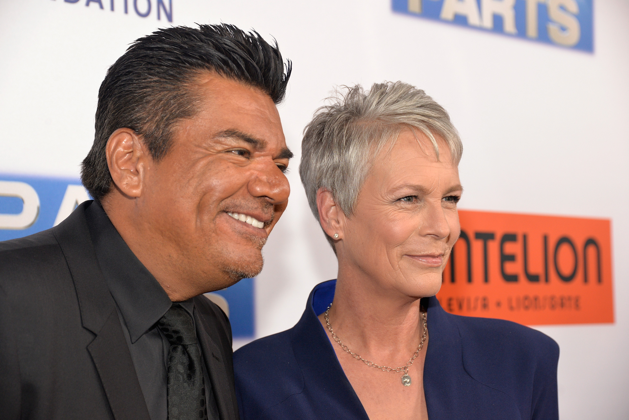 Jamie Lee Curtis and George Lopez at event of Spare Parts (2015)