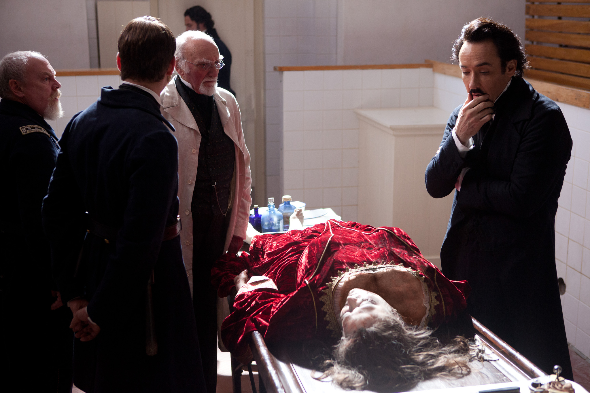 Still of John Cusack and Jimmy Yuill in Varnas (2012)