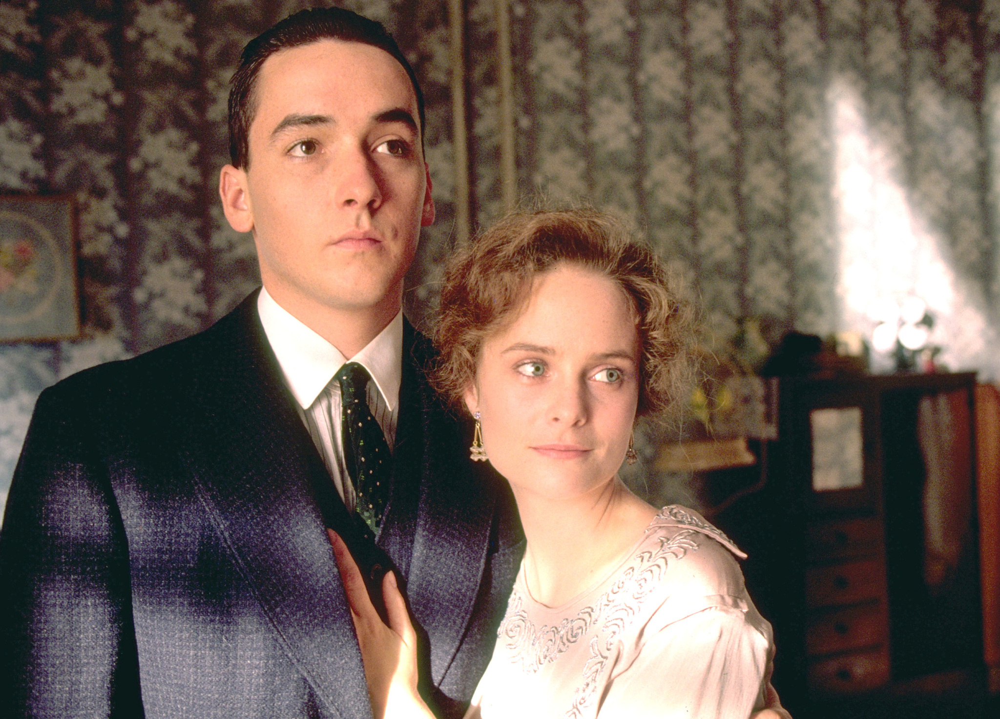 Still of John Cusack and Barbara Garrick in Eight Men Out (1988)