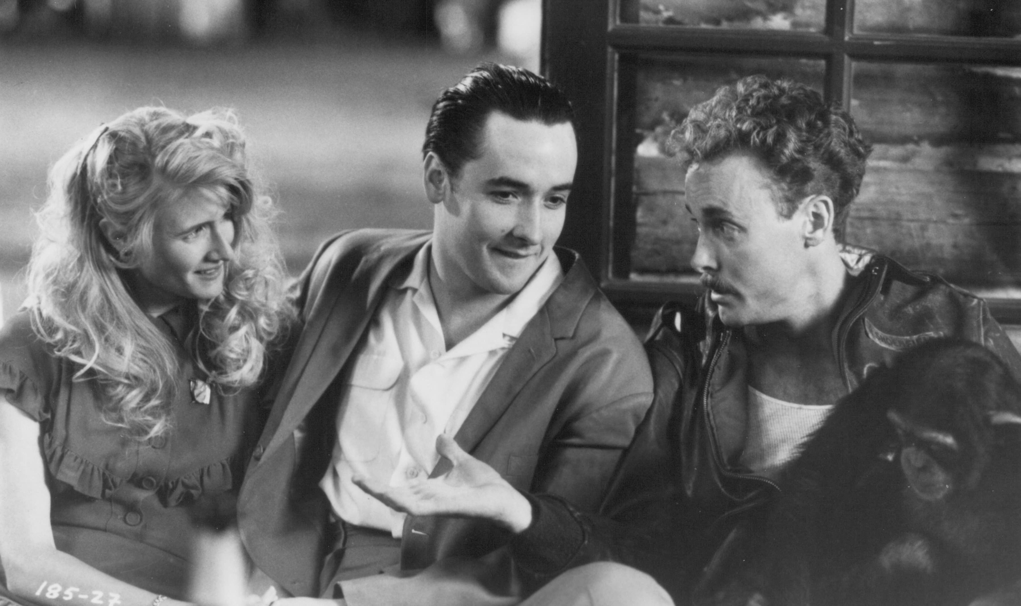 Still of John Cusack, Laura Dern and John C. McGinley in Fat Man and Little Boy (1989)