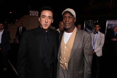 John Cusack and Danny Glover at event of 2012 (2009)