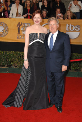 Geena Davis and Martin Sheen at event of 12th Annual Screen Actors Guild Awards (2006)