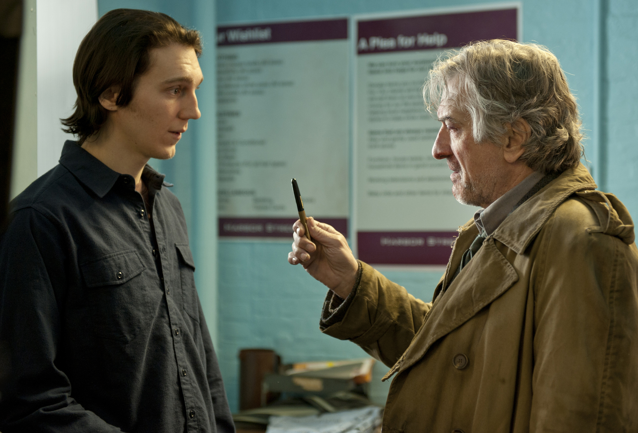 Still of Robert De Niro and Paul Dano in Being Flynn (2012)