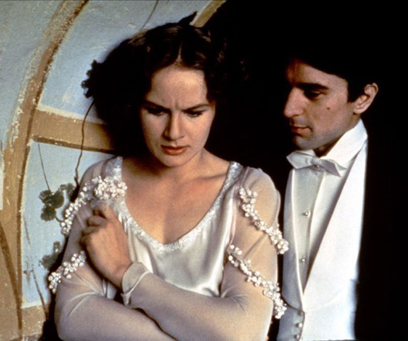 Still of Robert De Niro and Dominique Sanda in Novecento (1976)