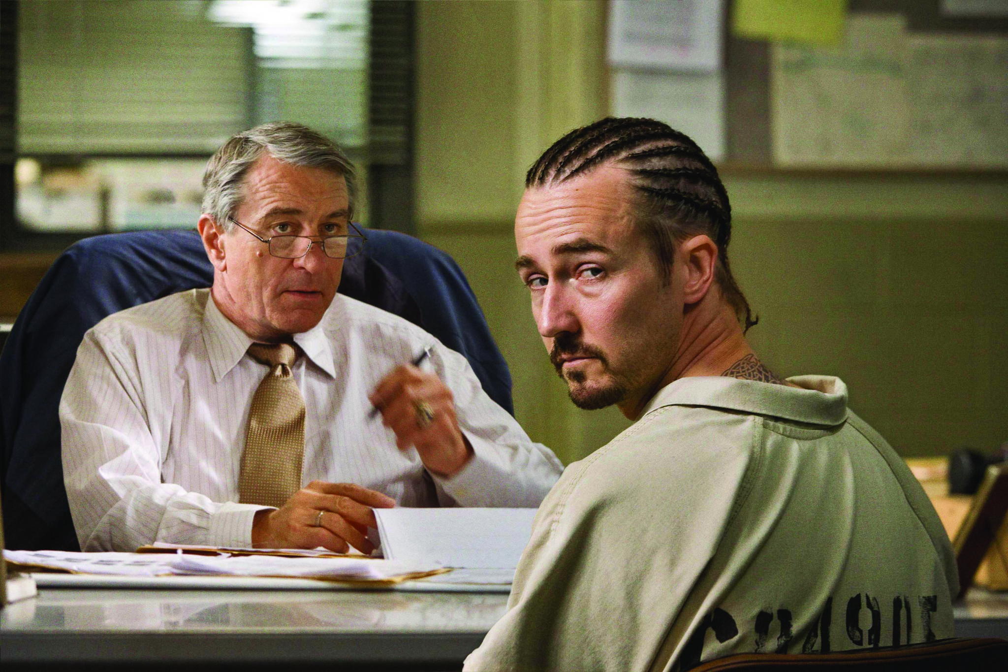 Still of Robert De Niro and Edward Norton in Stone (2010)