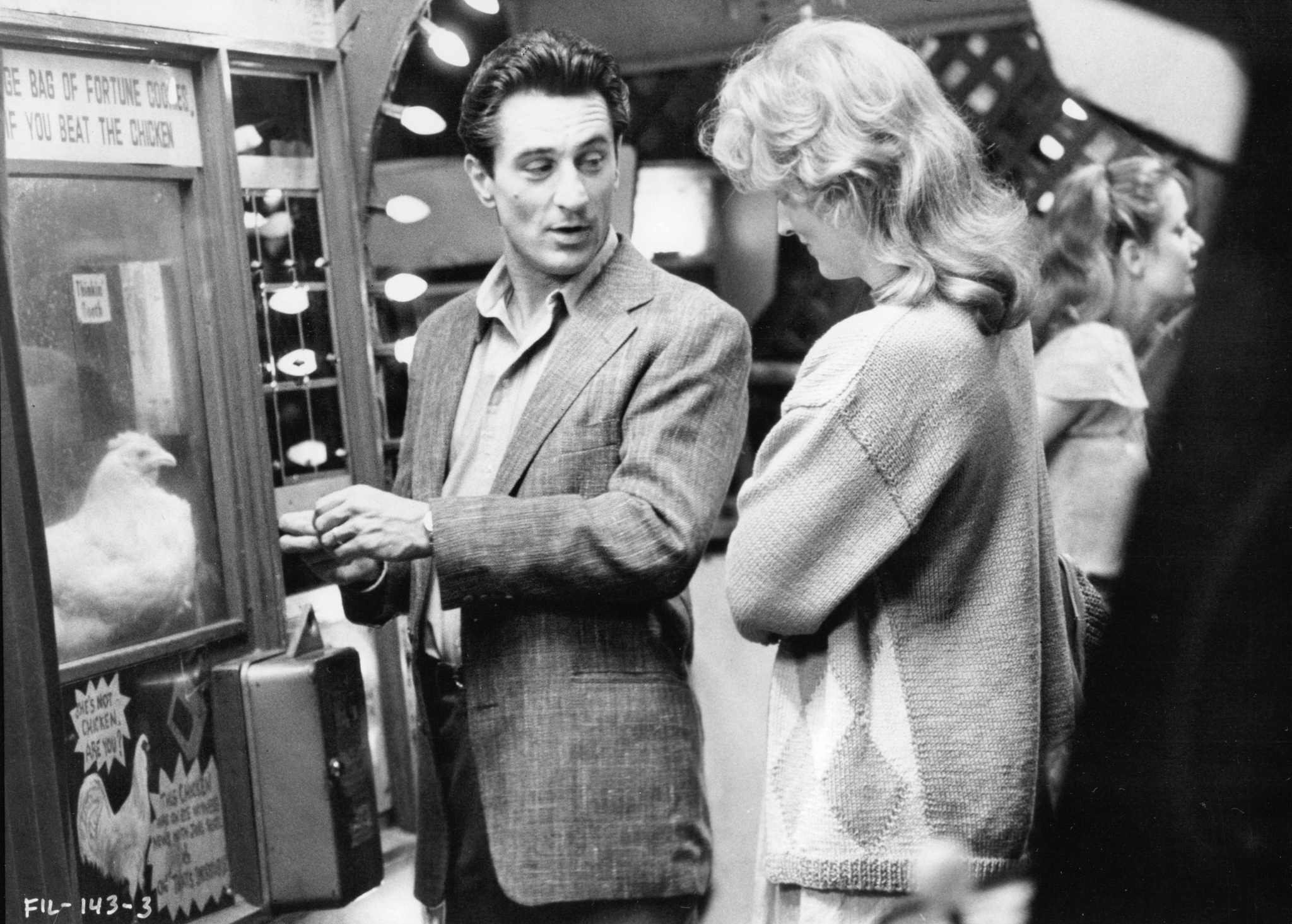 Still of Robert De Niro and Meryl Streep in Falling in Love (1984)