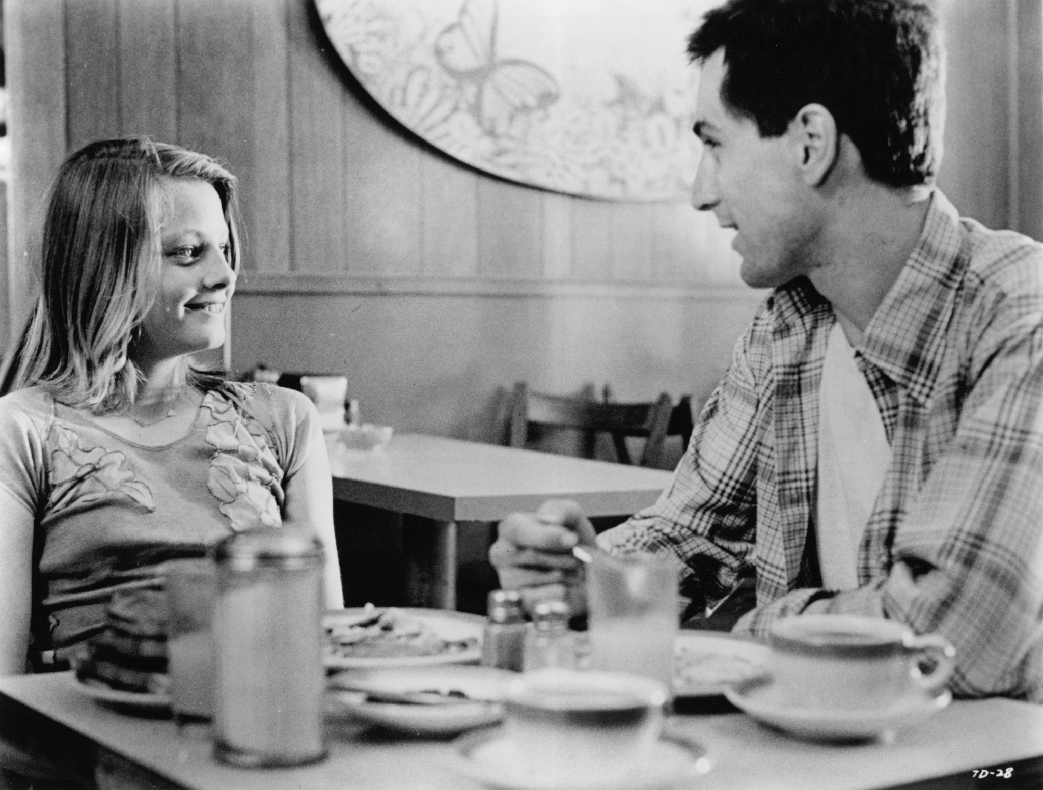 Still of Robert De Niro and Jodie Foster in Taxi Driver (1976)