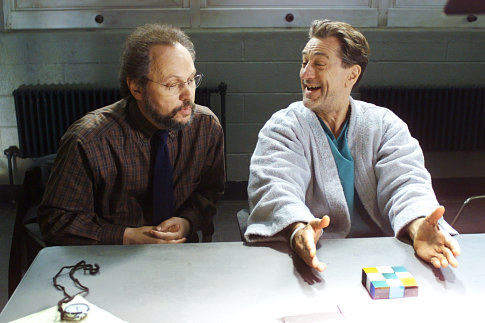 Still of Robert De Niro and Billy Crystal in Sutrikusi mafija (2002)