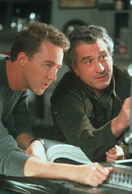 Still of Robert De Niro and Edward Norton in The Score (2001)