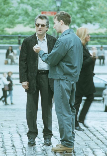 Still of Robert De Niro and Edward Norton in The Score (2001)