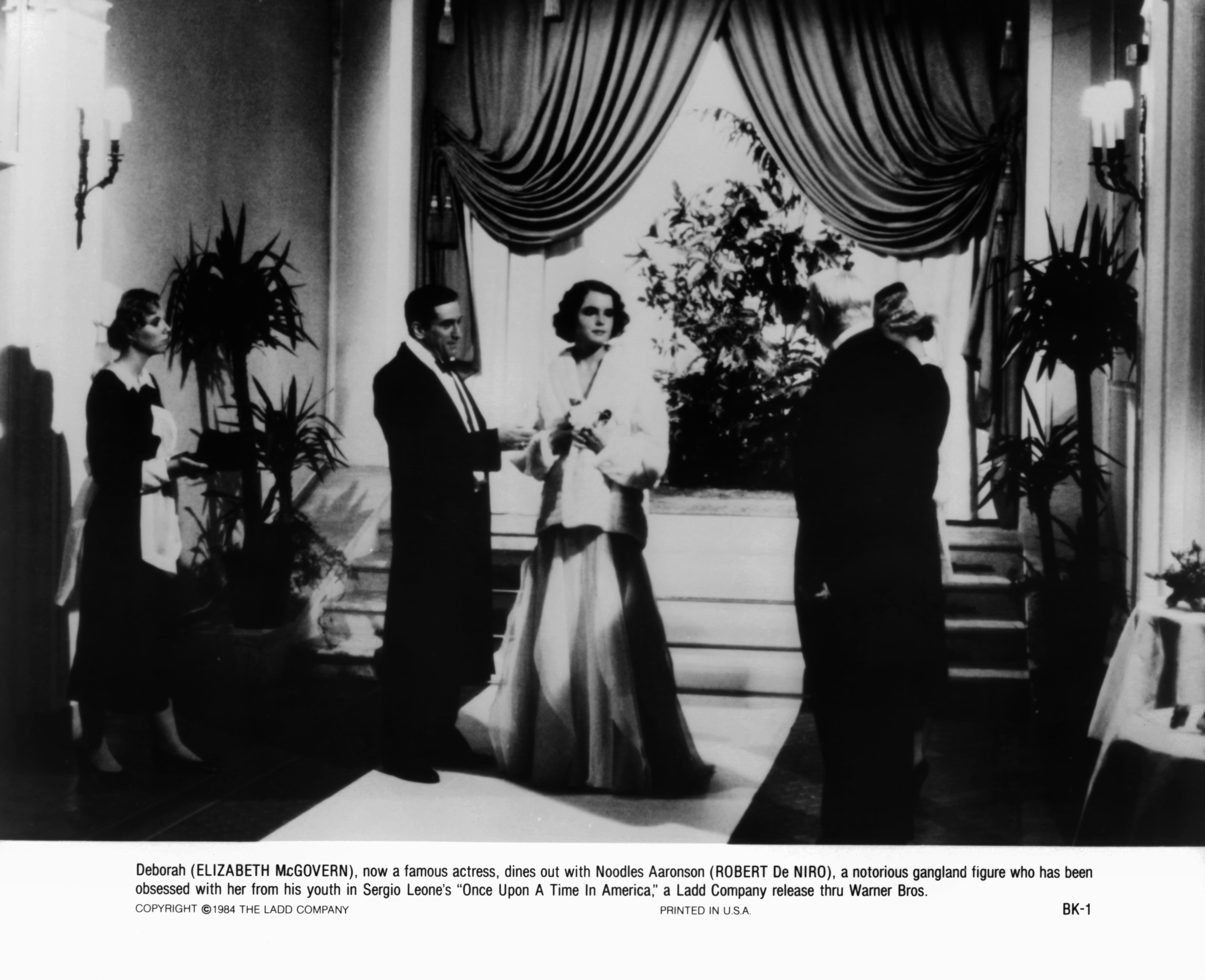 Still of Robert De Niro and Elizabeth McGovern in Karta Amerikoje (1984)