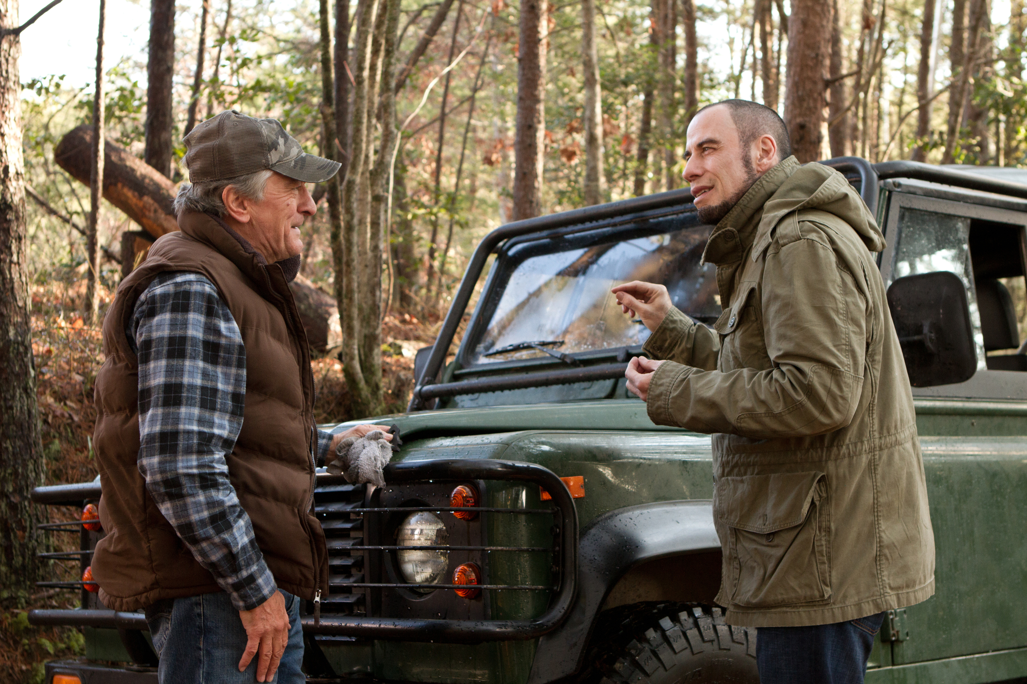 Still of Robert De Niro and John Travolta in Killing Season (2013)