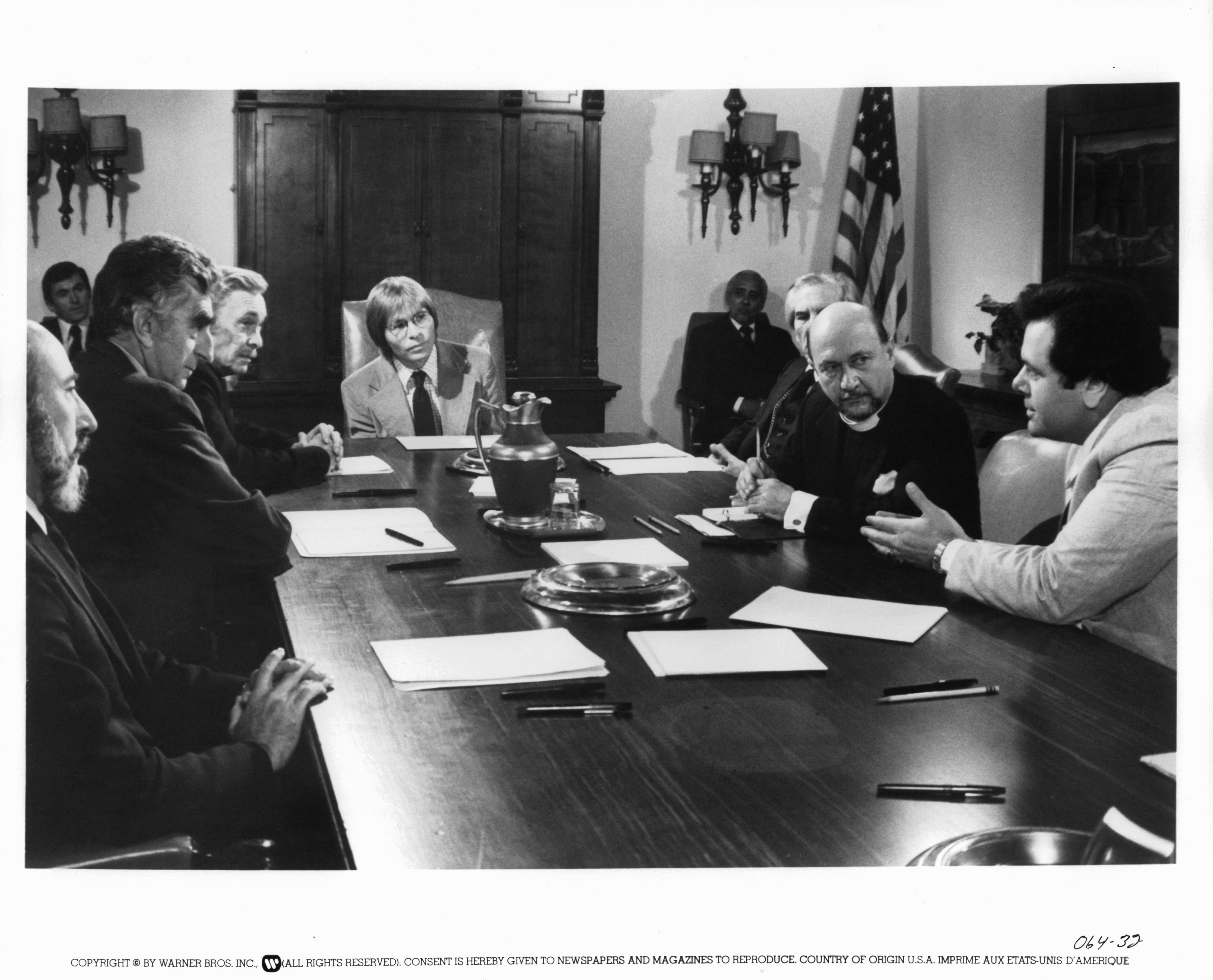 Still of John Denver, Donald Pleasence and Paul Sorvino in Oh, God! (1977)