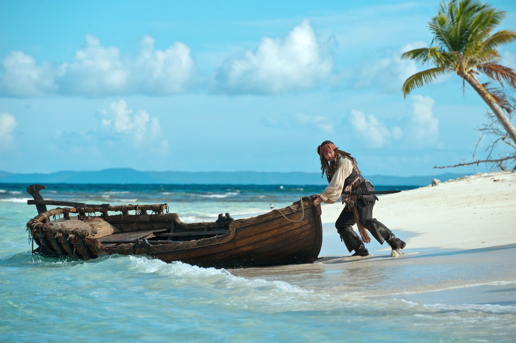 Still of Johnny Depp in Karibu piratai: ant keistu bangu (2011)