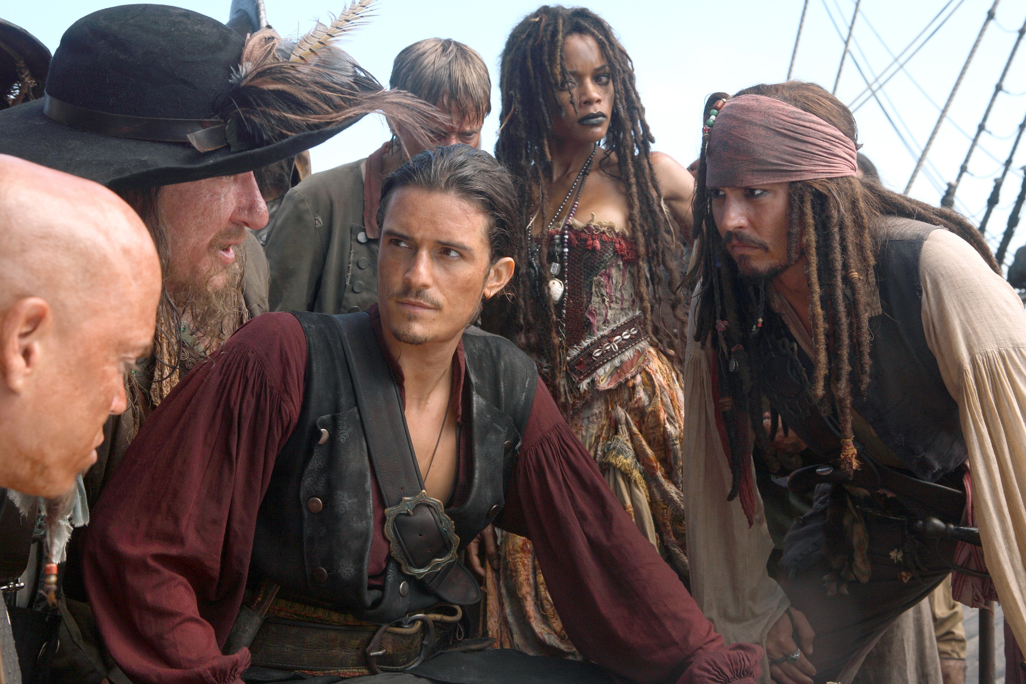 Still of Johnny Depp, Geoffrey Rush, Orlando Bloom, Naomie Harris and Martin Klebba in Karibu piratai: pasaulio pakrasty (2007)