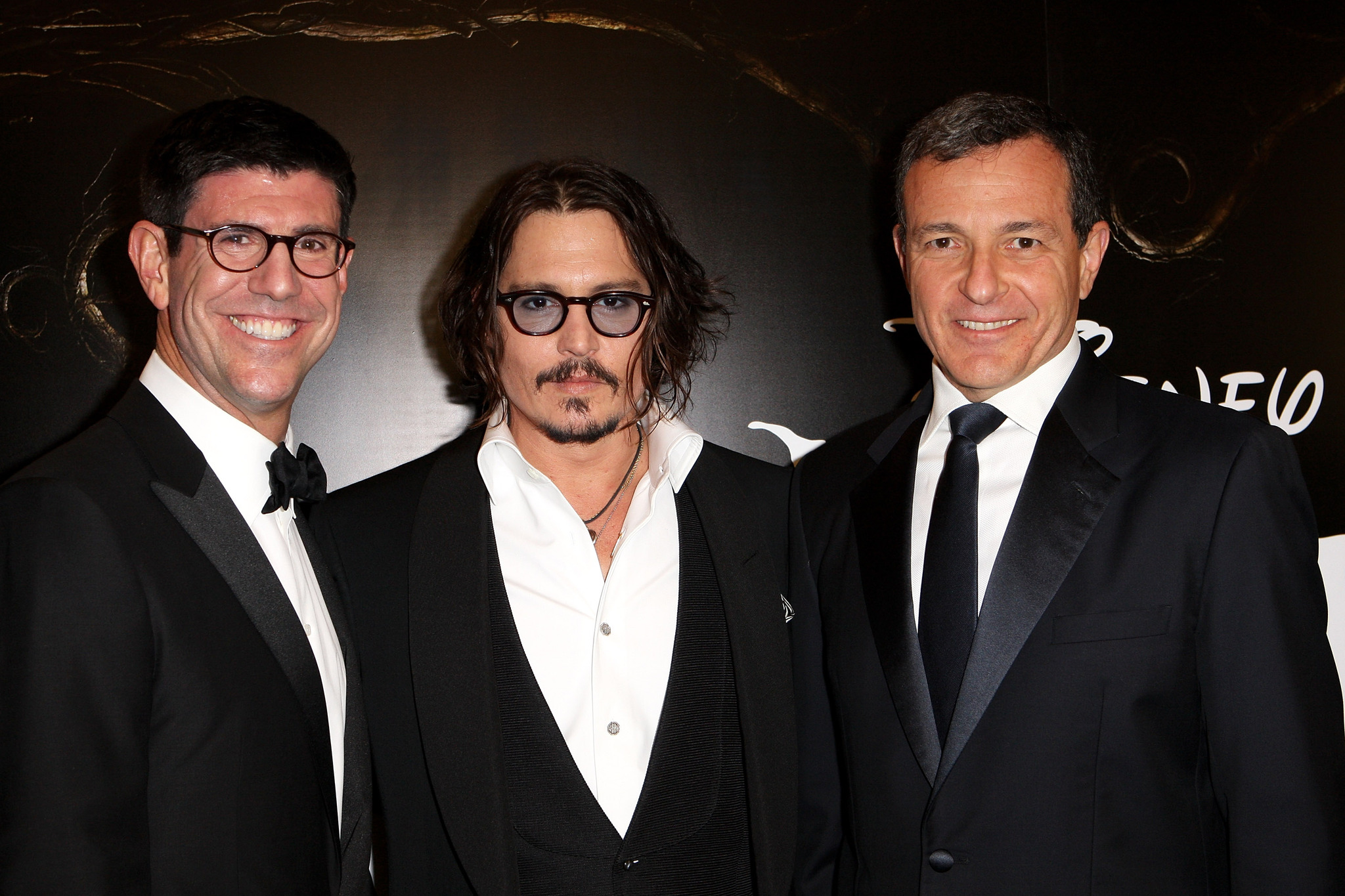 Johnny Depp, Robert A. Iger and Rich Ross at event of Alisa stebuklu salyje (2010)