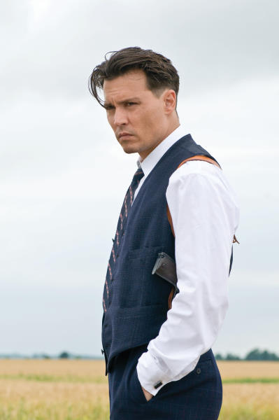 Still of Johnny Depp in Visuomenes priesai (2009)