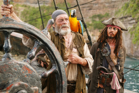 Still of Johnny Depp and David Bailie in Karibu piratai: pasaulio pakrasty (2007)