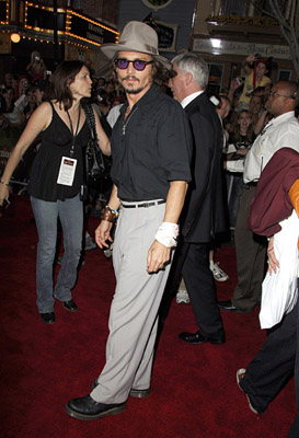 Johnny Depp at event of Karibu piratai: numirelio skrynia (2006)