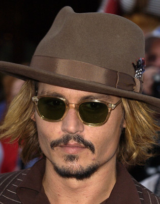 Johnny Depp at event of Karibu piratai: Juodojo perlo prakeiksmas (2003)