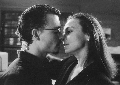 Still of Johnny Depp and Lena Olin in The Ninth Gate (1999)