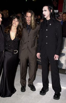 Johnny Depp, Marilyn Manson and Penélope Cruz at event of Kokainas (2001)