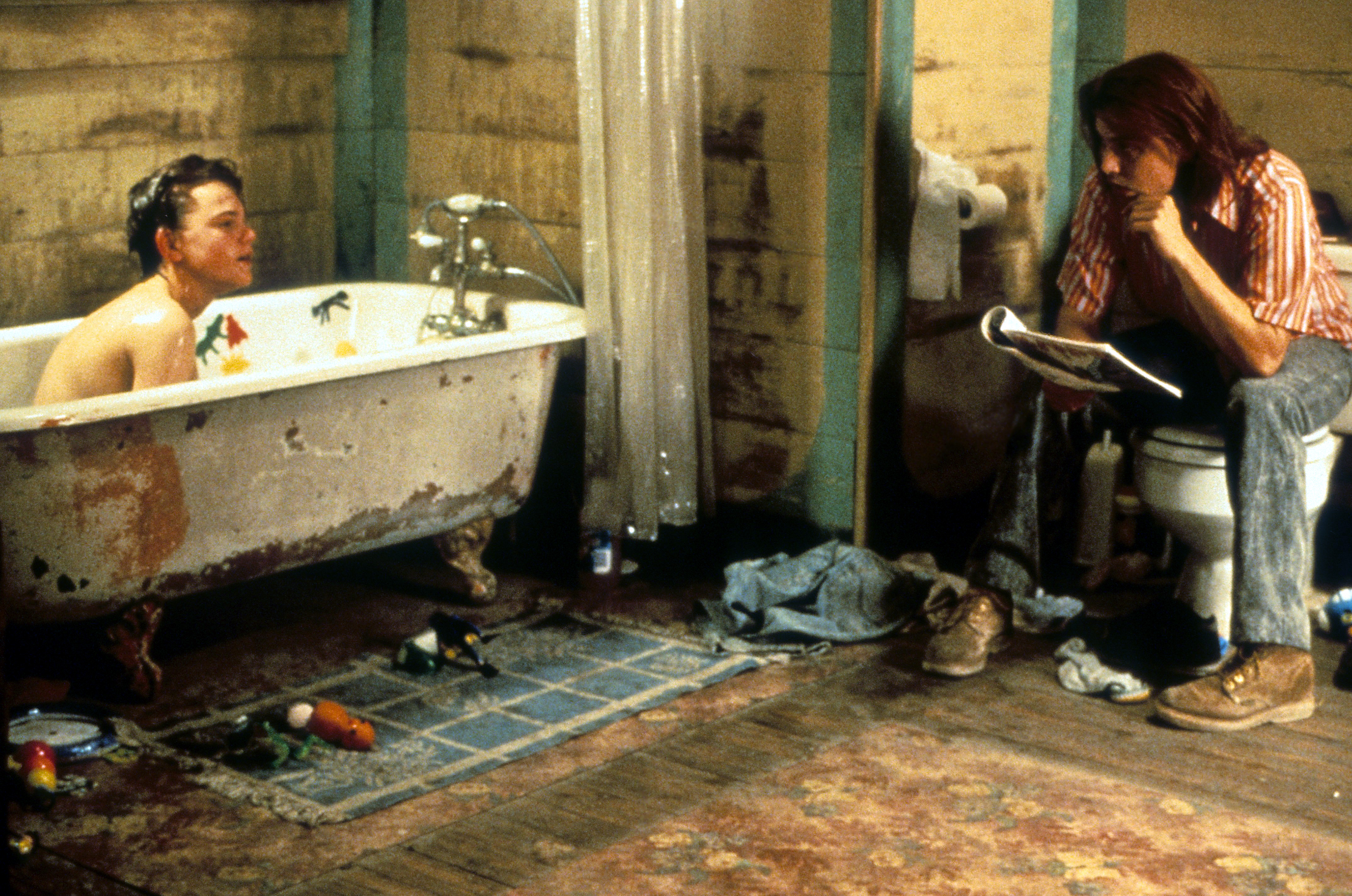 Still of Johnny Depp and Leonardo DiCaprio in What's Eating Gilbert Grape (1993)