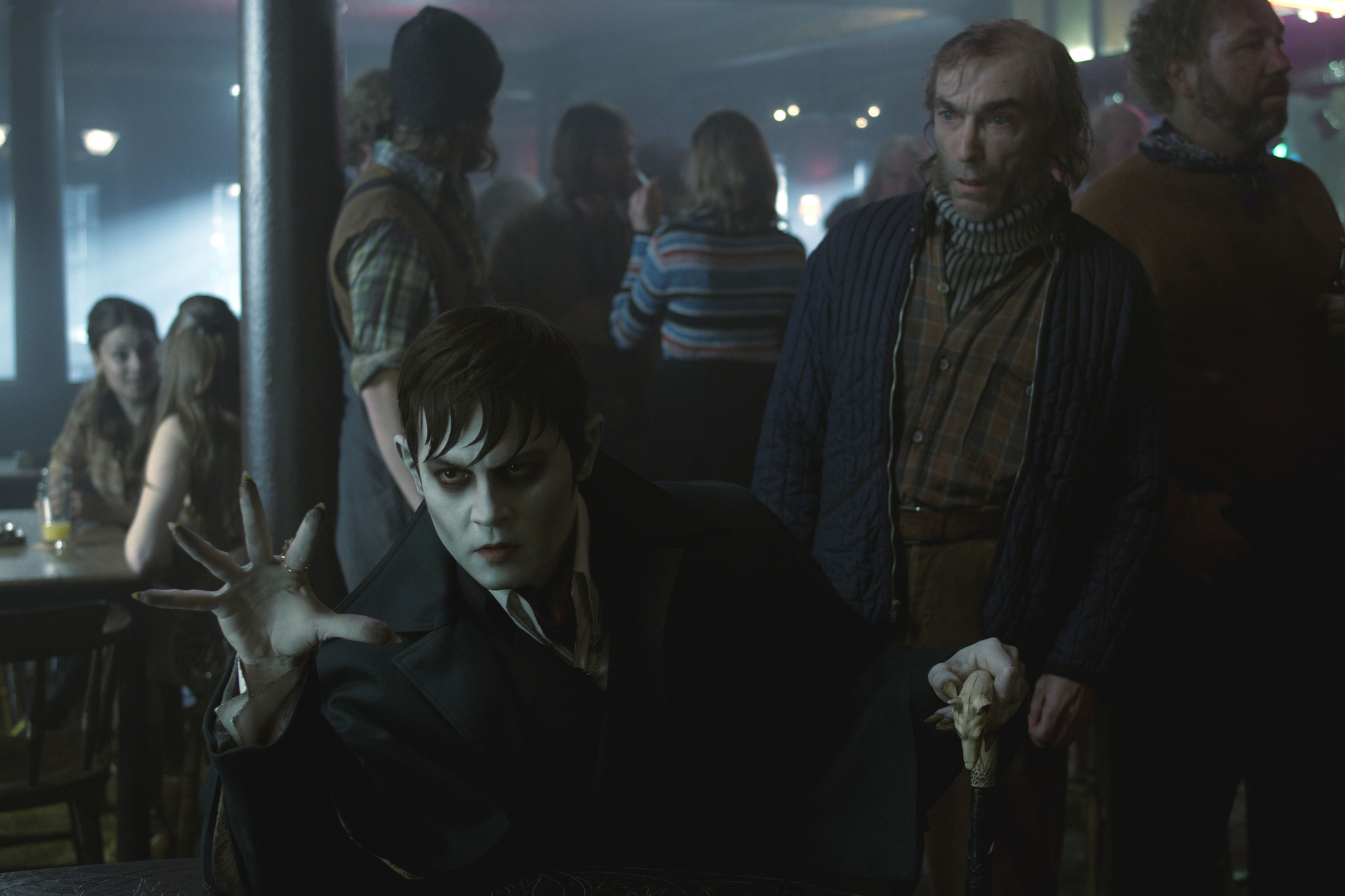 Still of Johnny Depp, Jackie Earle Haley and Willie Loomis in Nakties seseliai (2012)