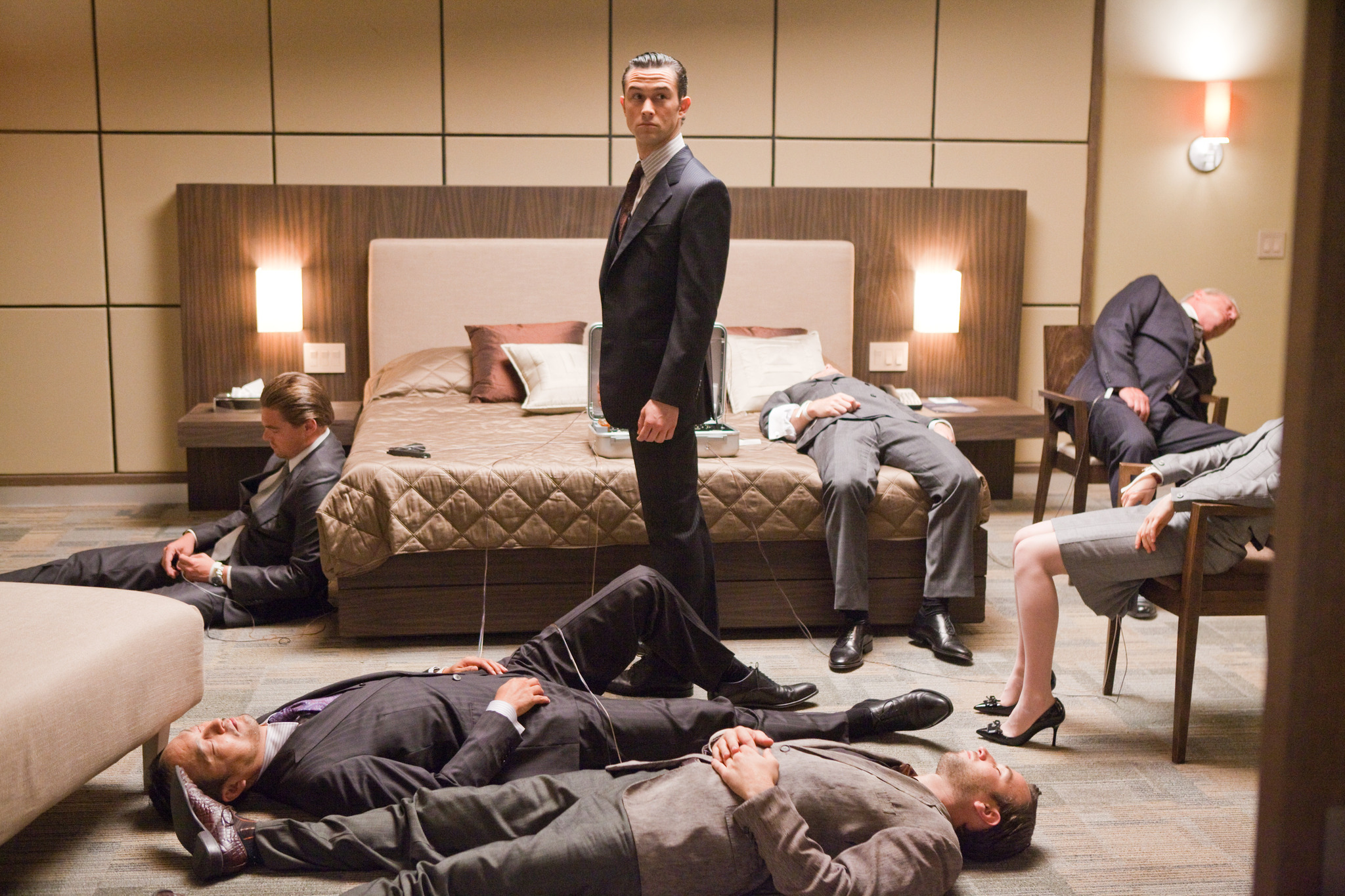 Still of Leonardo DiCaprio, Tom Berenger, Joseph Gordon-Levitt, Cillian Murphy and Ellen Page in Pradzia (2010)