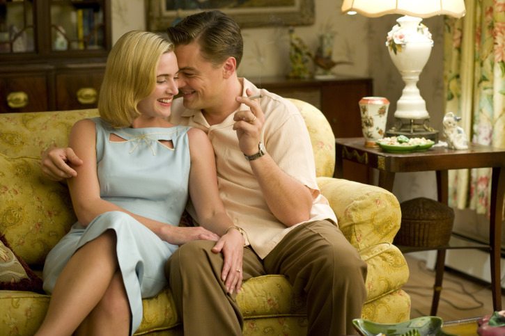 Still of Leonardo DiCaprio and Kate Winslet in Nerimo dienos (2008)