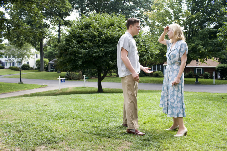 Still of Leonardo DiCaprio and Kate Winslet in Nerimo dienos (2008)