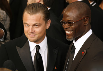 Leonardo DiCaprio and Djimon Hounsou at event of The 79th Annual Academy Awards (2007)